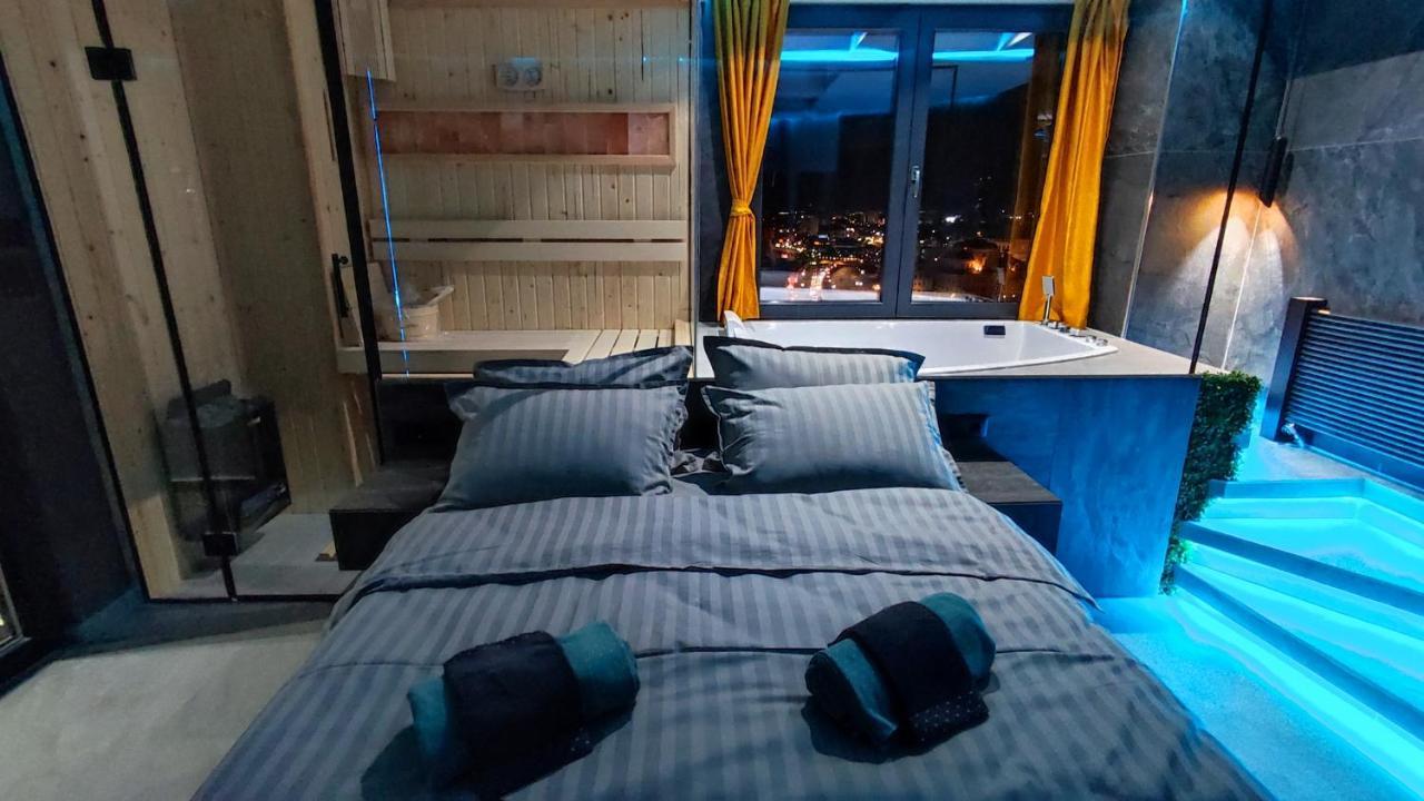 Smart Luxury Penthouse Suites - Private Sauna, Hot-Tub, Home Cinema At The Best Location In Skopie Exterior foto