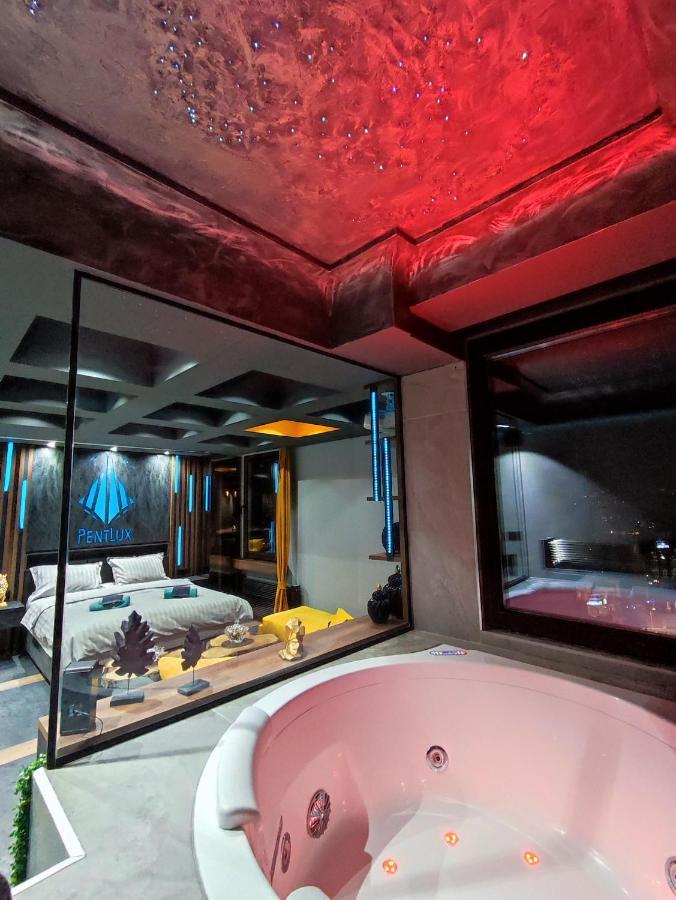 Smart Luxury Penthouse Suites - Private Sauna, Hot-Tub, Home Cinema At The Best Location In Skopie Exterior foto