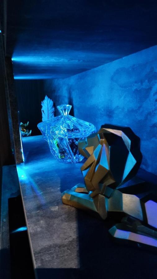 Smart Luxury Penthouse Suites - Private Sauna, Hot-Tub, Home Cinema At The Best Location In Skopie Exterior foto
