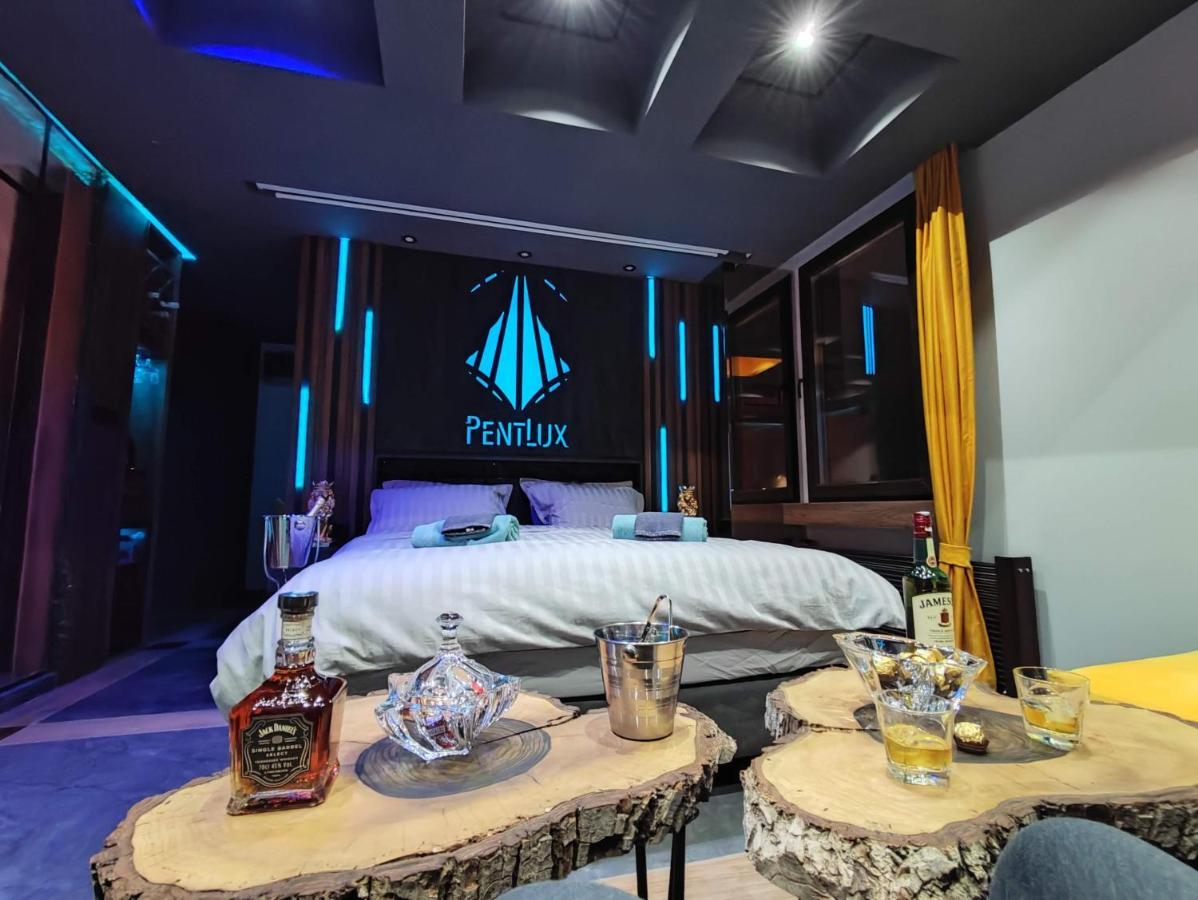 Smart Luxury Penthouse Suites - Private Sauna, Hot-Tub, Home Cinema At The Best Location In Skopie Exterior foto