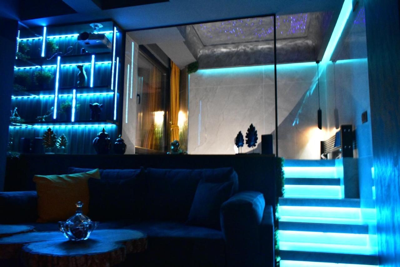 Smart Luxury Penthouse Suites - Private Sauna, Hot-Tub, Home Cinema At The Best Location In Skopie Exterior foto