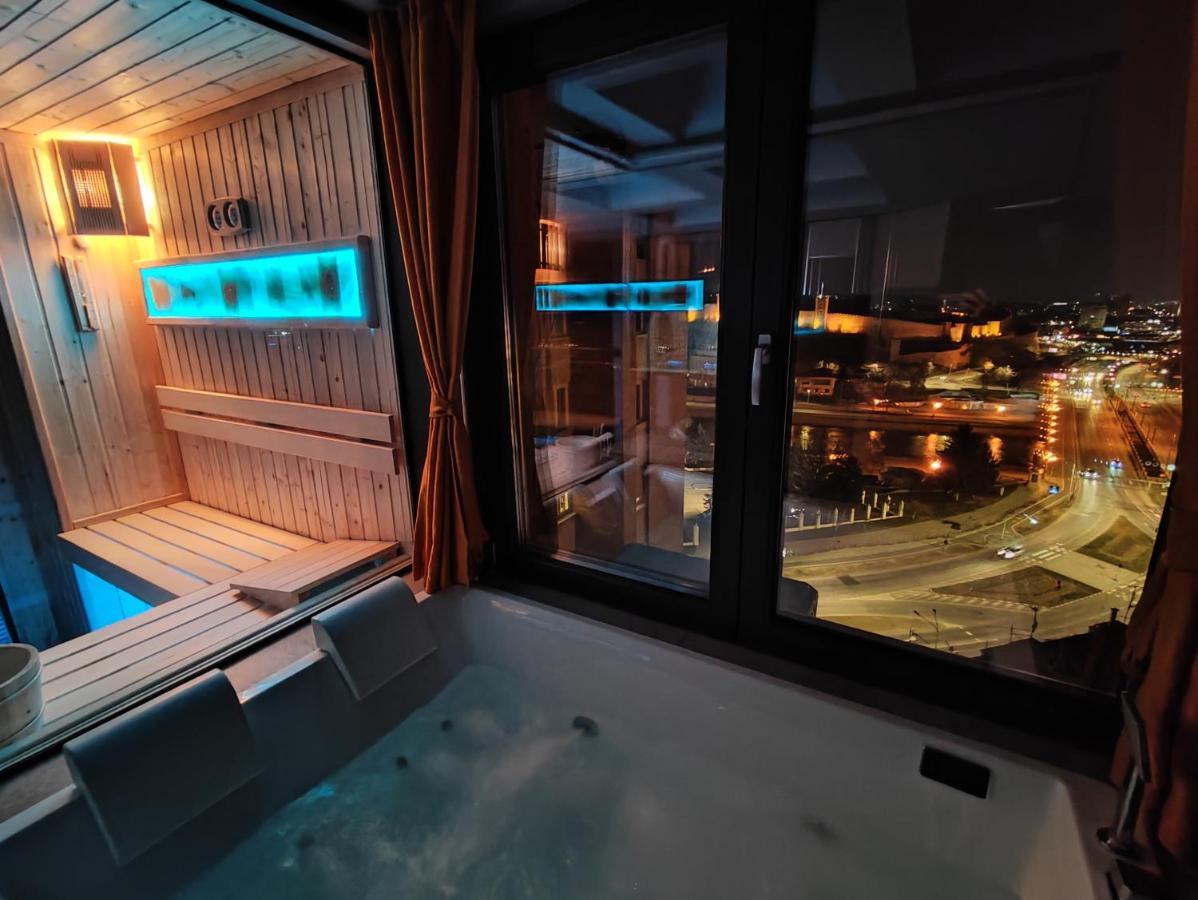 Smart Luxury Penthouse Suites - Private Sauna, Hot-Tub, Home Cinema At The Best Location In Skopie Exterior foto