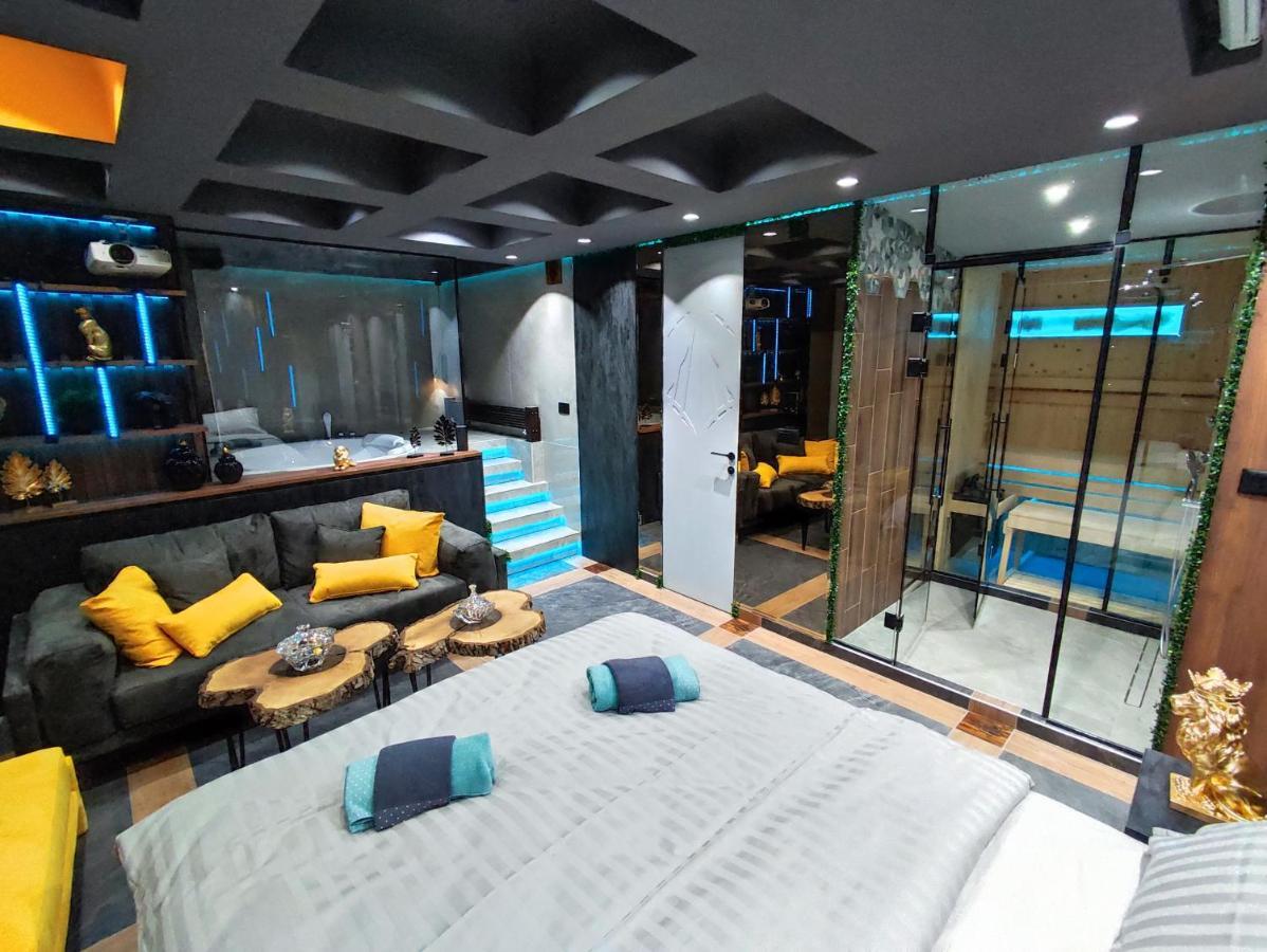 Smart Luxury Penthouse Suites - Private Sauna, Hot-Tub, Home Cinema At The Best Location In Skopie Exterior foto