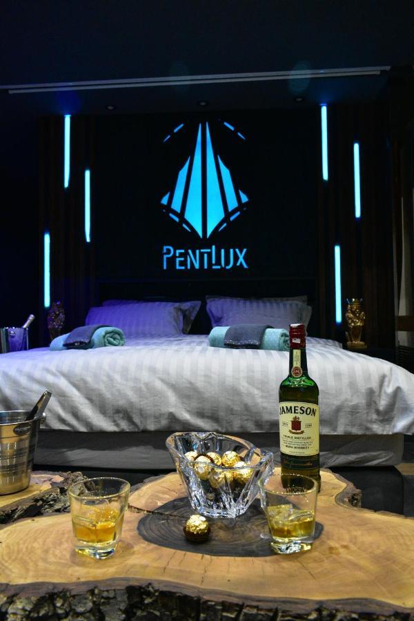 Smart Luxury Penthouse Suites - Private Sauna, Hot-Tub, Home Cinema At The Best Location In Skopie Exterior foto