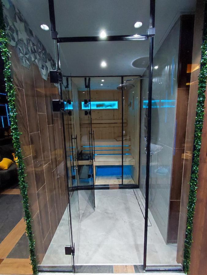 Smart Luxury Penthouse Suites - Private Sauna, Hot-Tub, Home Cinema At The Best Location In Skopie Exterior foto