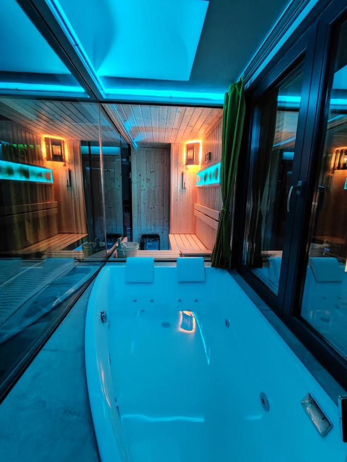 Smart Luxury Penthouse Suites - Private Sauna, Hot-Tub, Home Cinema At The Best Location In Skopie Exterior foto