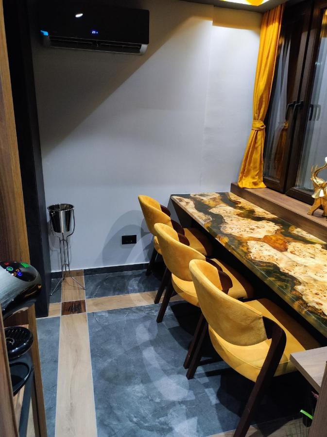 Smart Luxury Penthouse Suites - Private Sauna, Hot-Tub, Home Cinema At The Best Location In Skopie Exterior foto