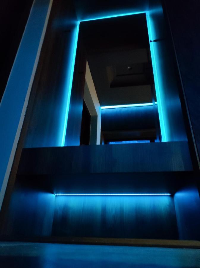 Smart Luxury Penthouse Suites - Private Sauna, Hot-Tub, Home Cinema At The Best Location In Skopie Exterior foto