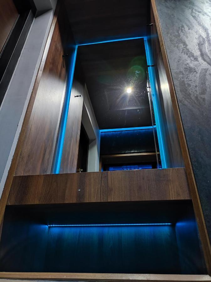 Smart Luxury Penthouse Suites - Private Sauna, Hot-Tub, Home Cinema At The Best Location In Skopie Exterior foto