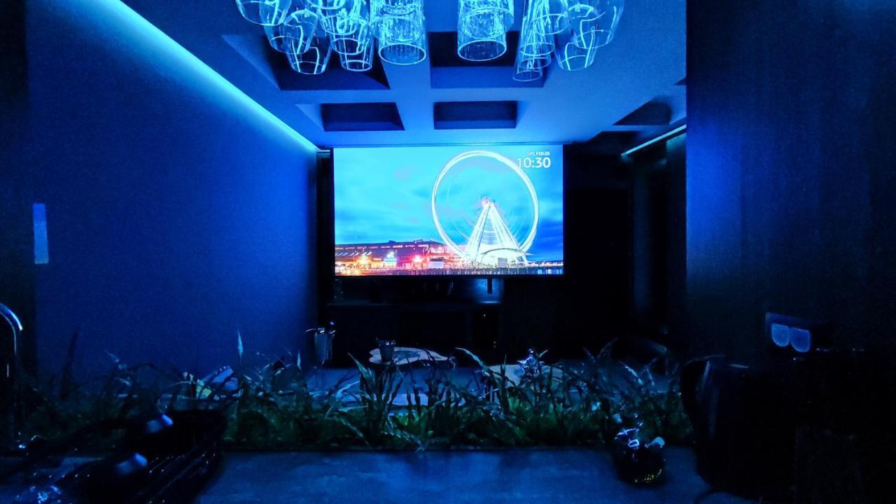 Smart Luxury Penthouse Suites - Private Sauna, Hot-Tub, Home Cinema At The Best Location In Skopie Exterior foto