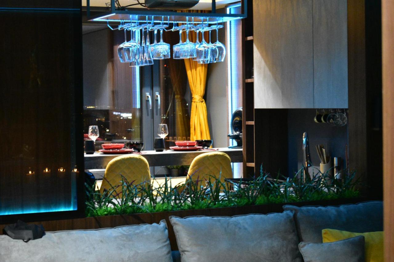 Smart Luxury Penthouse Suites - Private Sauna, Hot-Tub, Home Cinema At The Best Location In Skopie Exterior foto