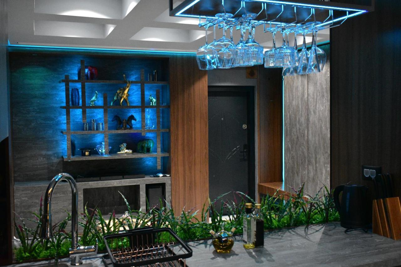Smart Luxury Penthouse Suites - Private Sauna, Hot-Tub, Home Cinema At The Best Location In Skopie Exterior foto