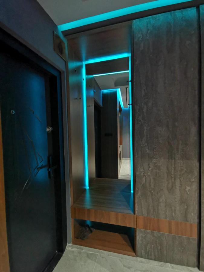 Smart Luxury Penthouse Suites - Private Sauna, Hot-Tub, Home Cinema At The Best Location In Skopie Exterior foto