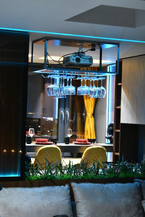 Smart Luxury Penthouse Suites - Private Sauna, Hot-Tub, Home Cinema At The Best Location In Skopie Exterior foto