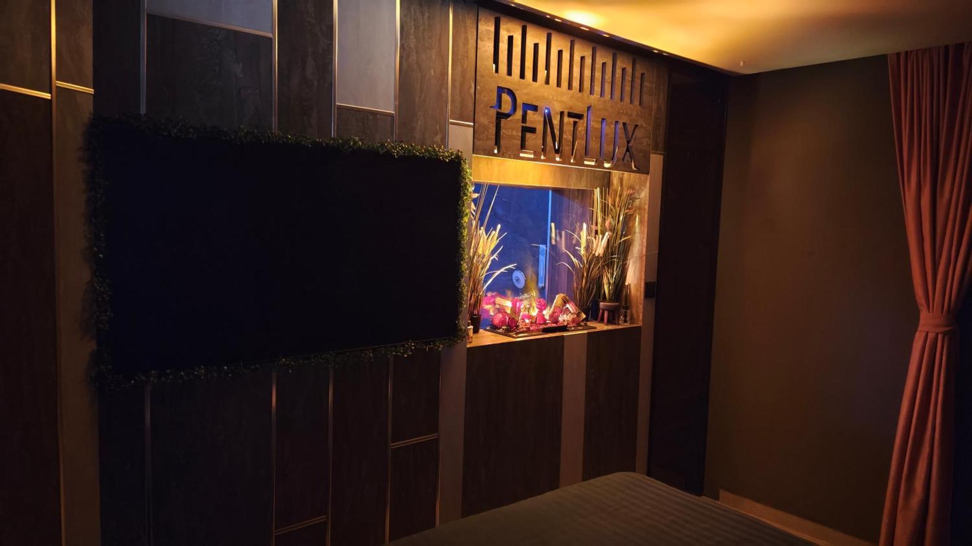Smart Luxury Penthouse Suites - Private Sauna, Hot-Tub, Home Cinema At The Best Location In Skopie Exterior foto